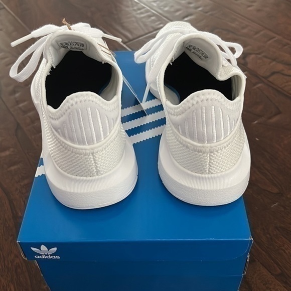 Adidas swift run size 5 - Picture 4 of 5